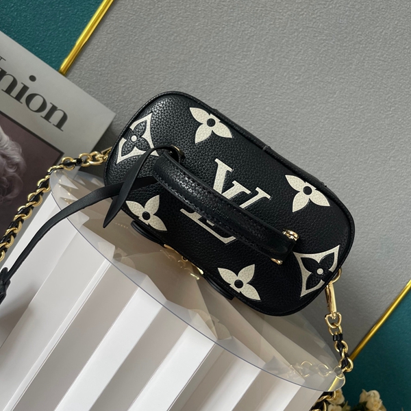 ルイヴィトンバッグ角部分ディテール